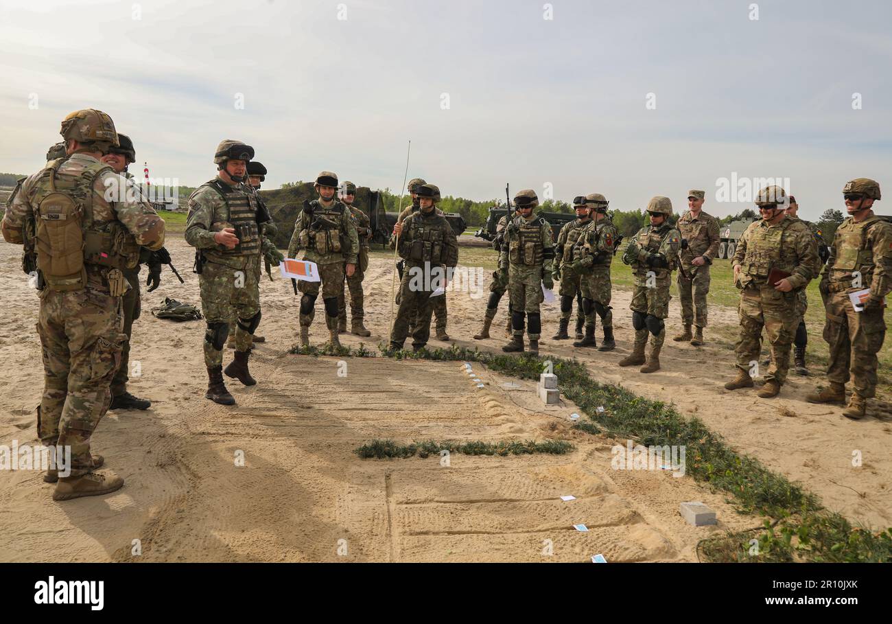 U.S. Soldiers assigned to Aggressor Company, 2nd Battalion, 70th Armor ...