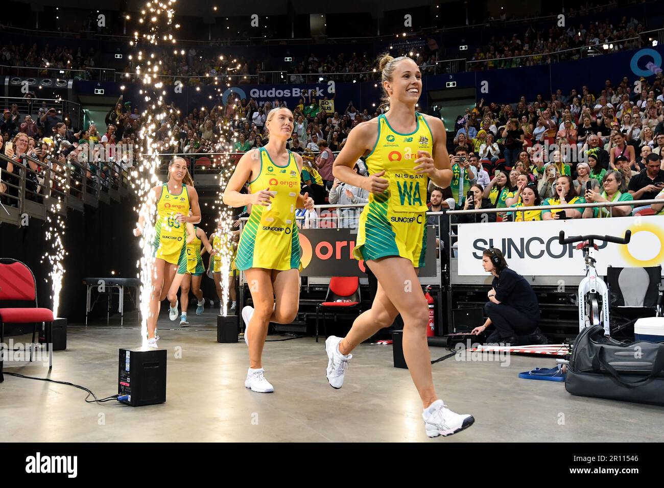 Sydney, Australia, 30 October, 2022. Australian Diamonds run onto court ...
