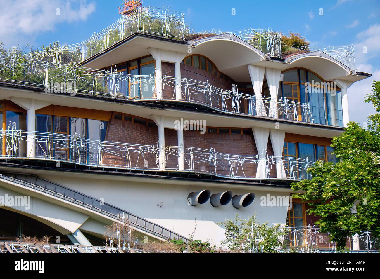 House with many plants hi-res stock photography and images - Alamy
