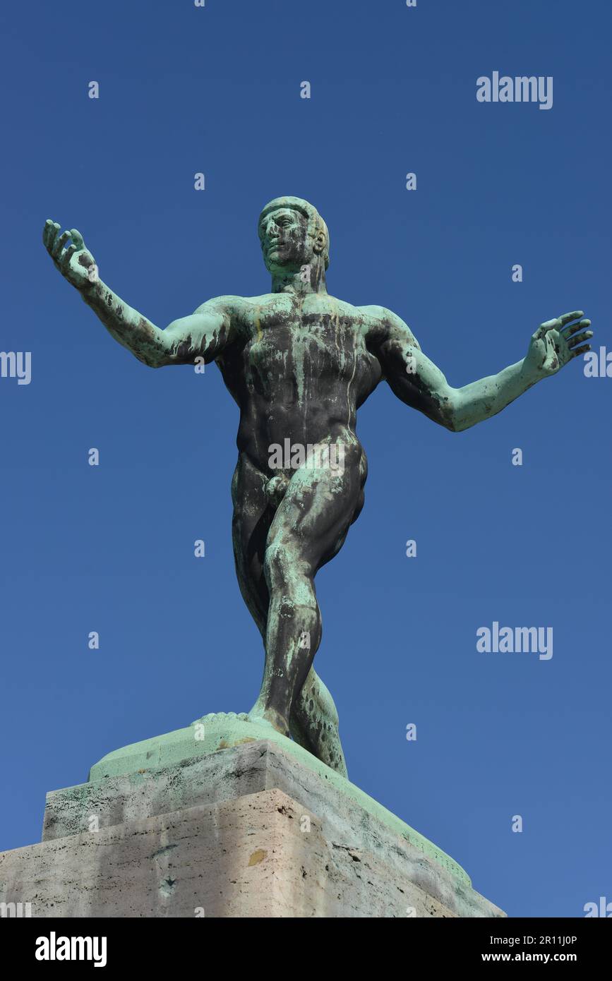 Wrestler, bronze sculpture, Heerstrasse, Charlottenburg, Berlin, Germany Stock Photo