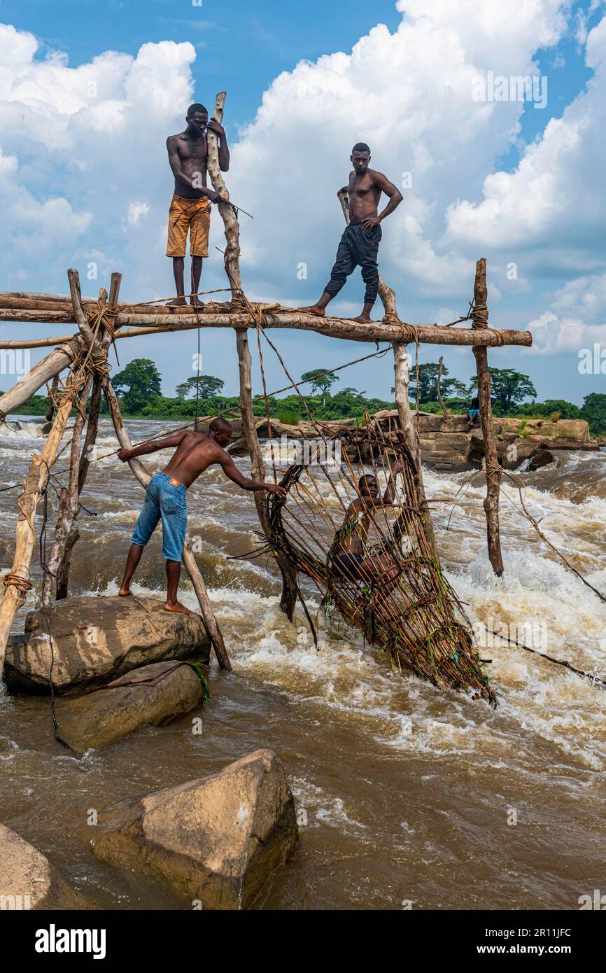 Indigenous fishermen from the Wagenya tribe, Congo river, Kisangani, DR