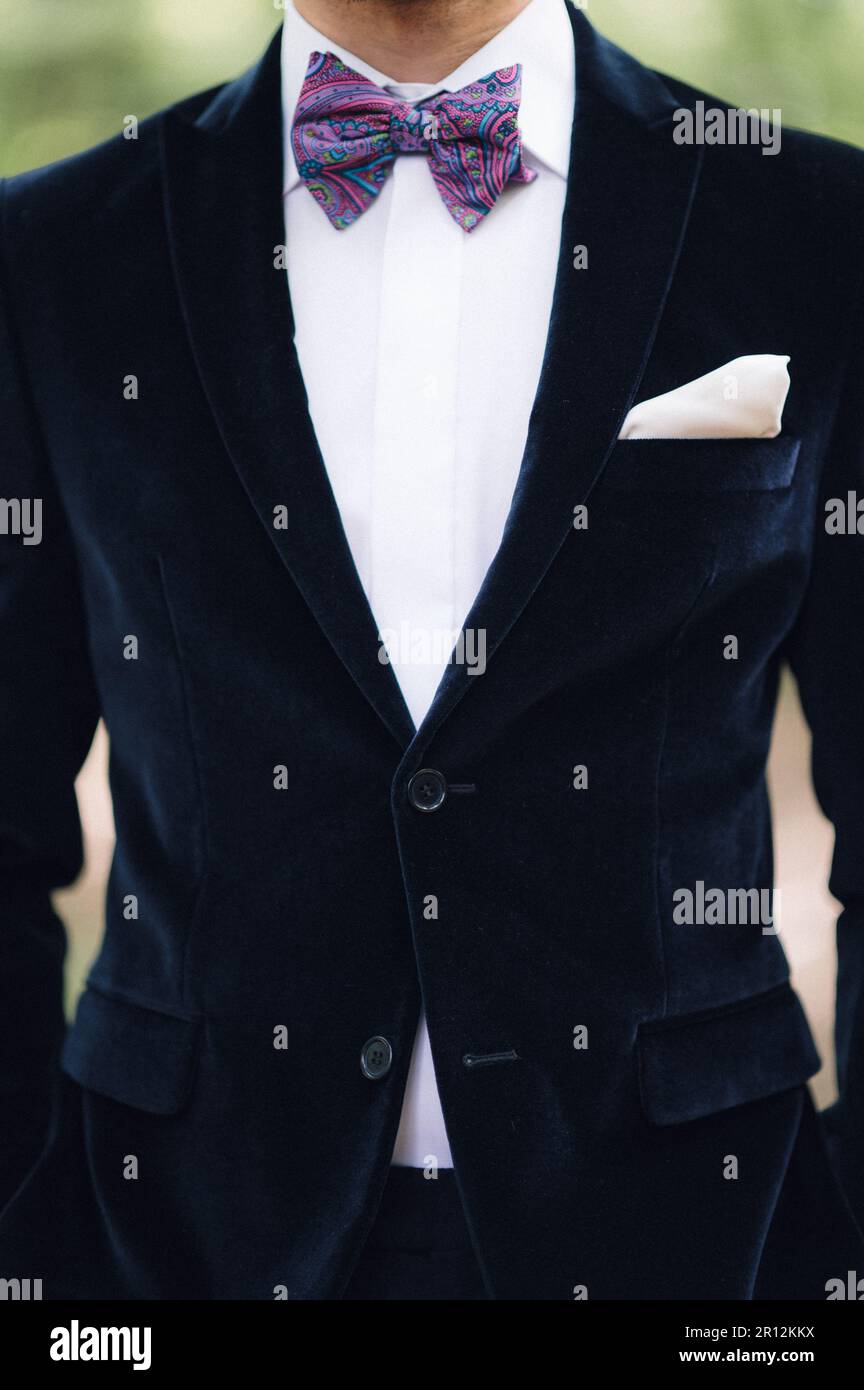 Navy and white suit hi-res stock photography and images - Alamy