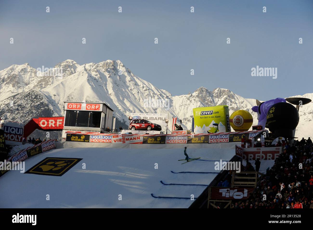 Werbung beim Skispringen. 4 SchanzenTournee, Springen an der Bergisel
