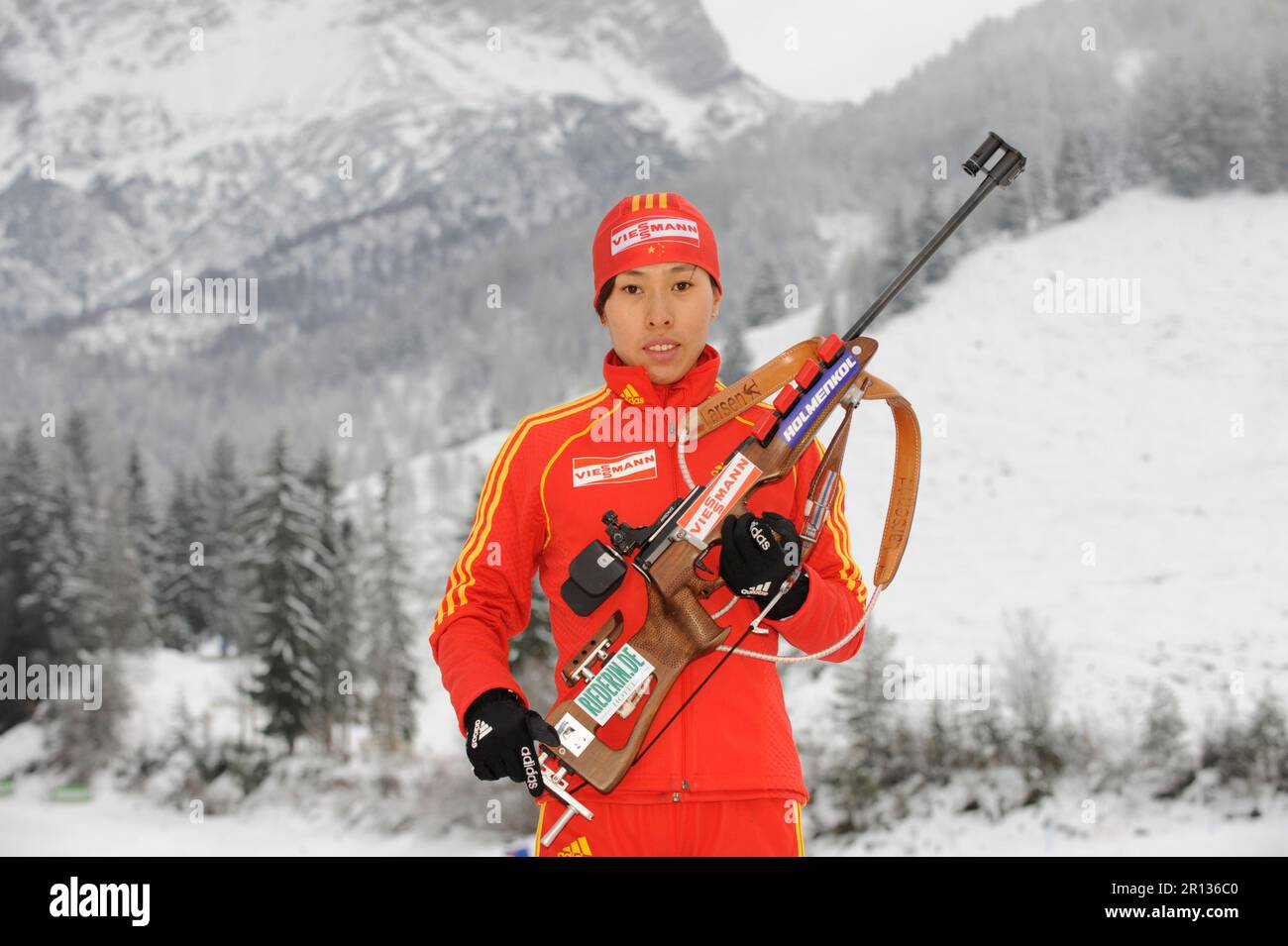 Wang ChunLI Porträt Biathlon Team China Stock Photo - Alamy
