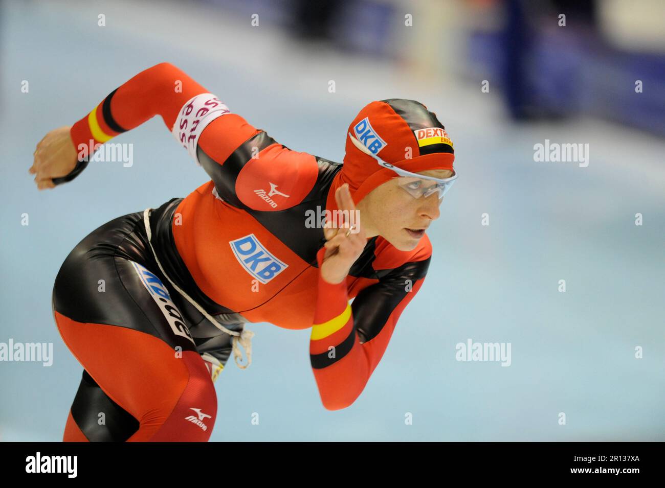 Anni Friesinger - Potsma Aktion über 1500m beim Essent ISU Welt Cup Eisschnelllauf 13.11.2009 in Heerenveen. Stock Photo