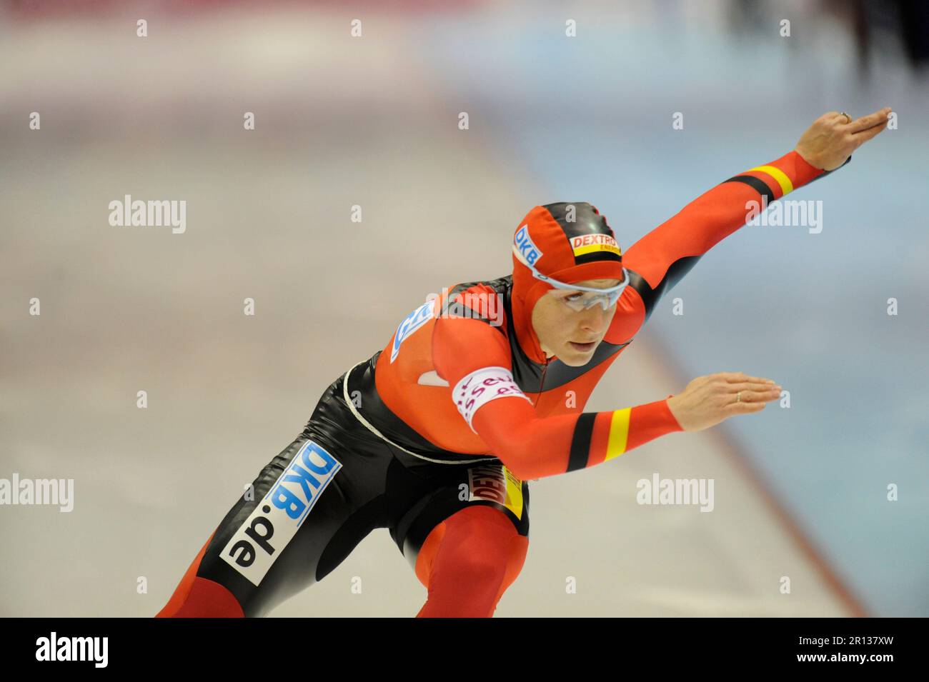Anni Friesinger-Postma Aktion über 1500m beim Essent ISU Welt Cup Eisschnelllauf 13.11.2009 in Heerenveen. Stock Photo