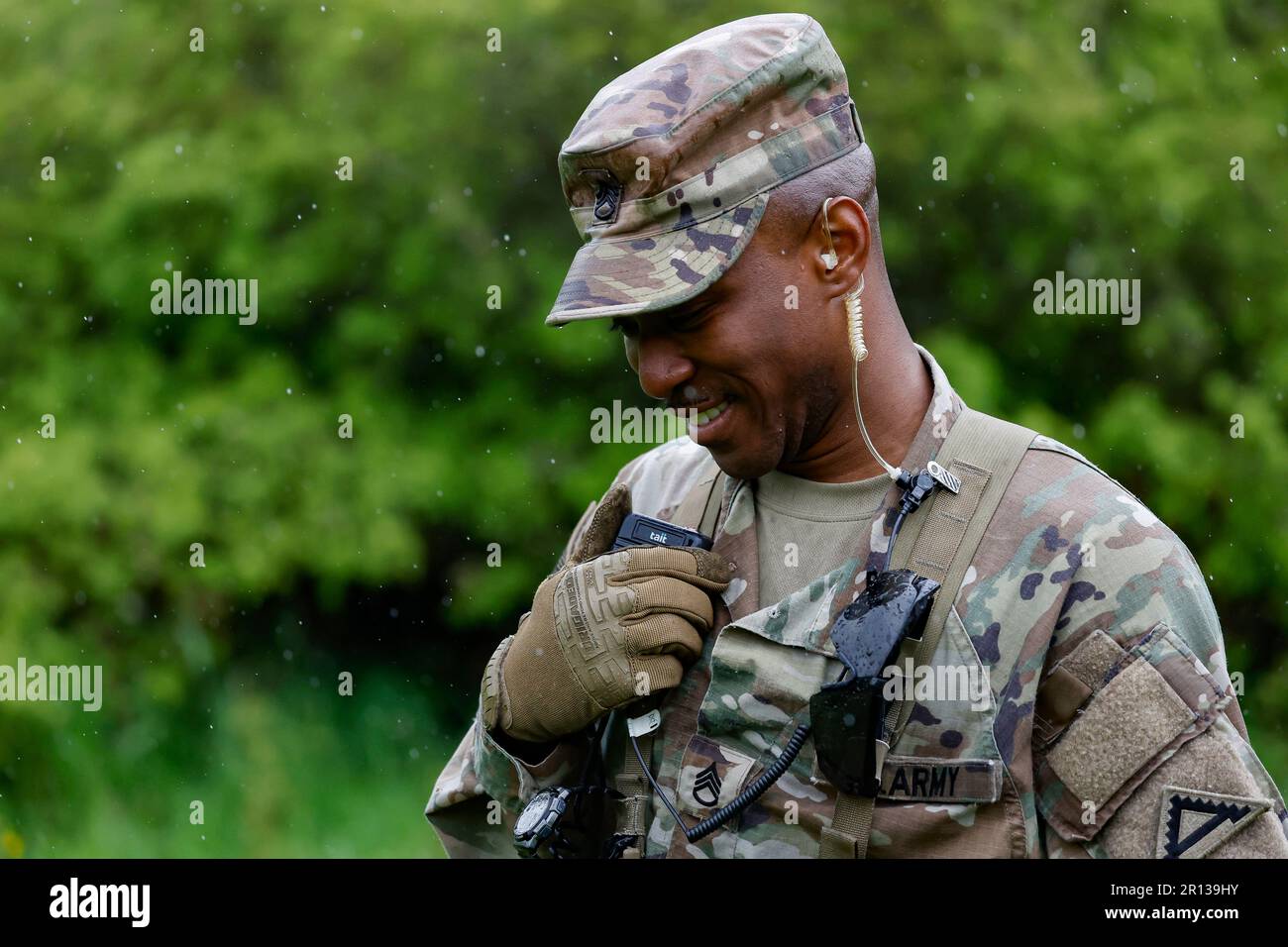 Hohenfels, Germany. 11th May, 2023. An American soldier uses his radio  during the U.S. Army Media Day. Credit: Daniel Löb/dpa/Alamy Live News  Stock Photo - Alamy