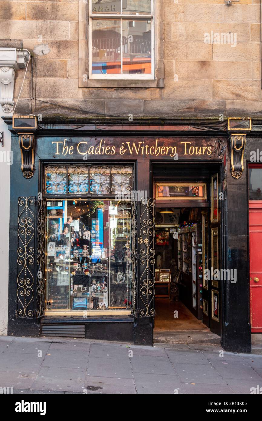 A view of the exterior of The Cadies and Witchery Tours shop on Victoria Street, Old Town, Edinburgh, UK Stock Photo