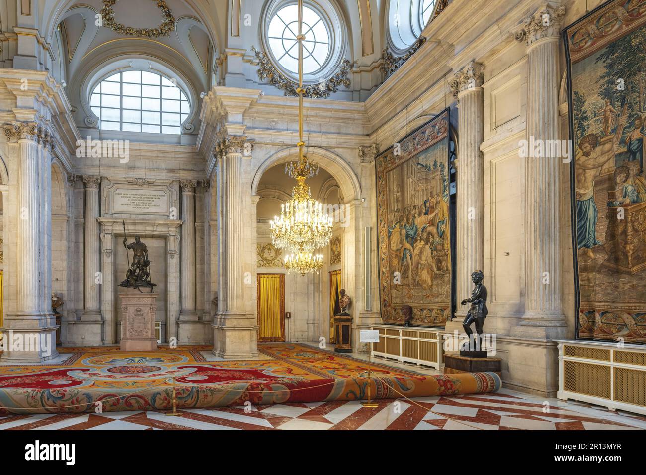 Columns hall salon de columnas at royal palace of madrid interior