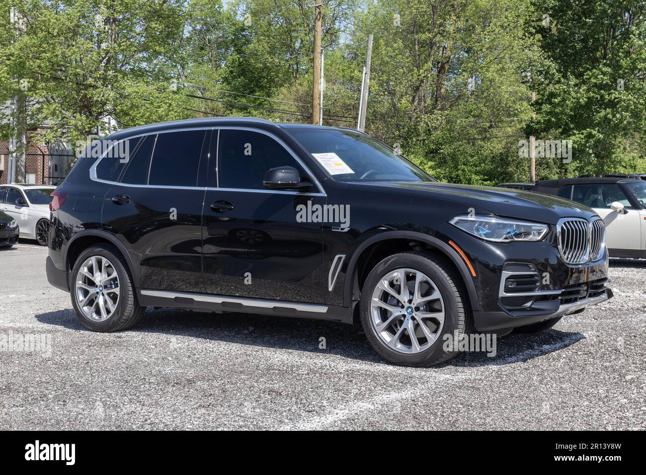 Indianapolis - Circa May 2023: BMW X5 xDrive45e Plug-In Hybrid display ...