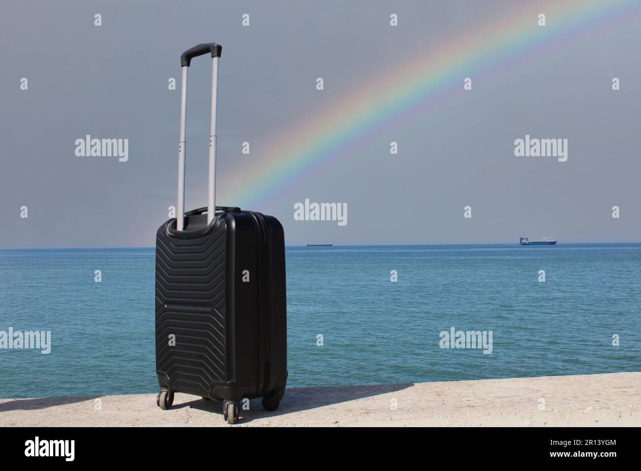 Beach luggage hi res stock photography and images Alamy