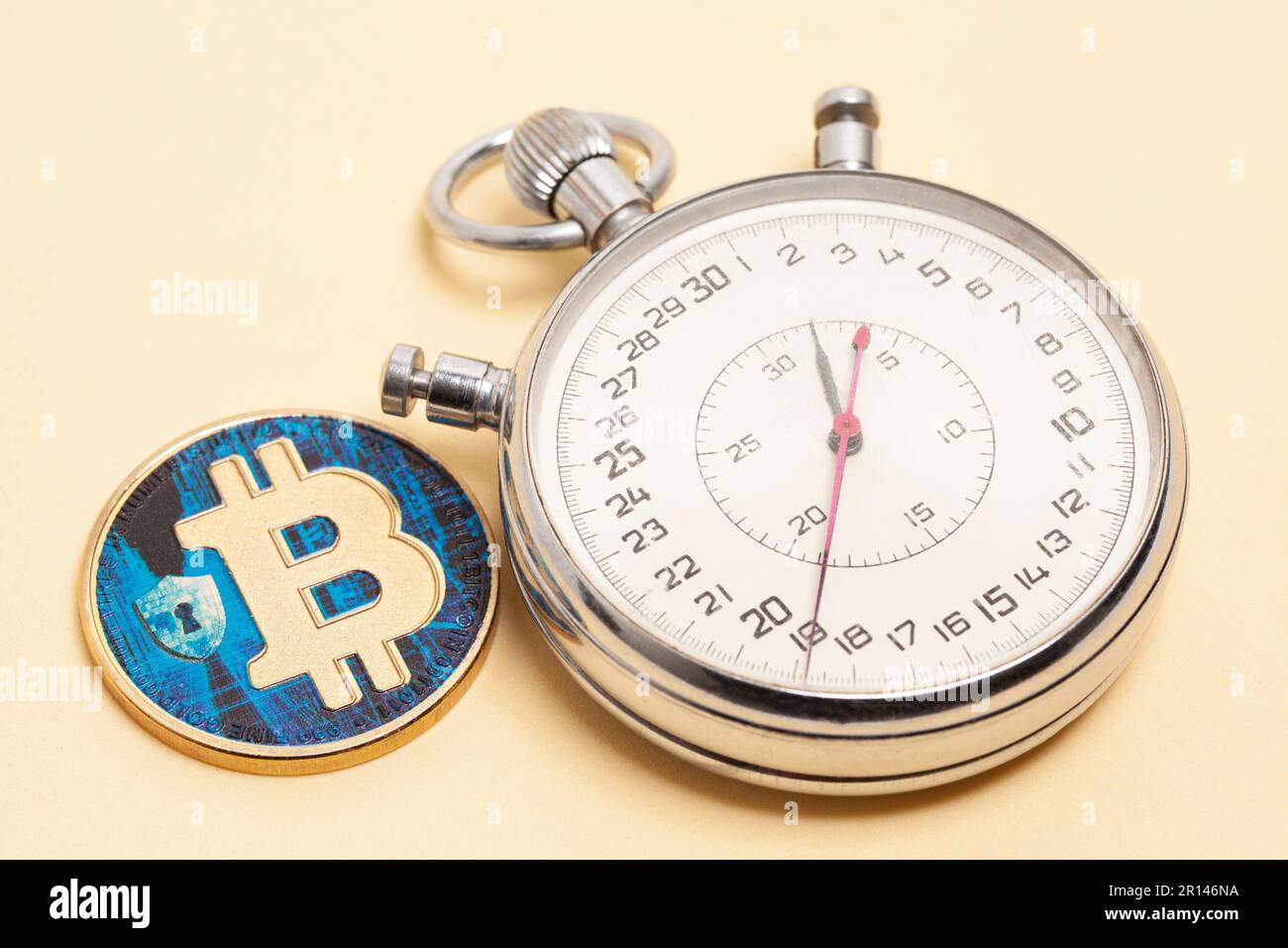 Stopwatch bitcoin hi-res stock photography and images - Alamy