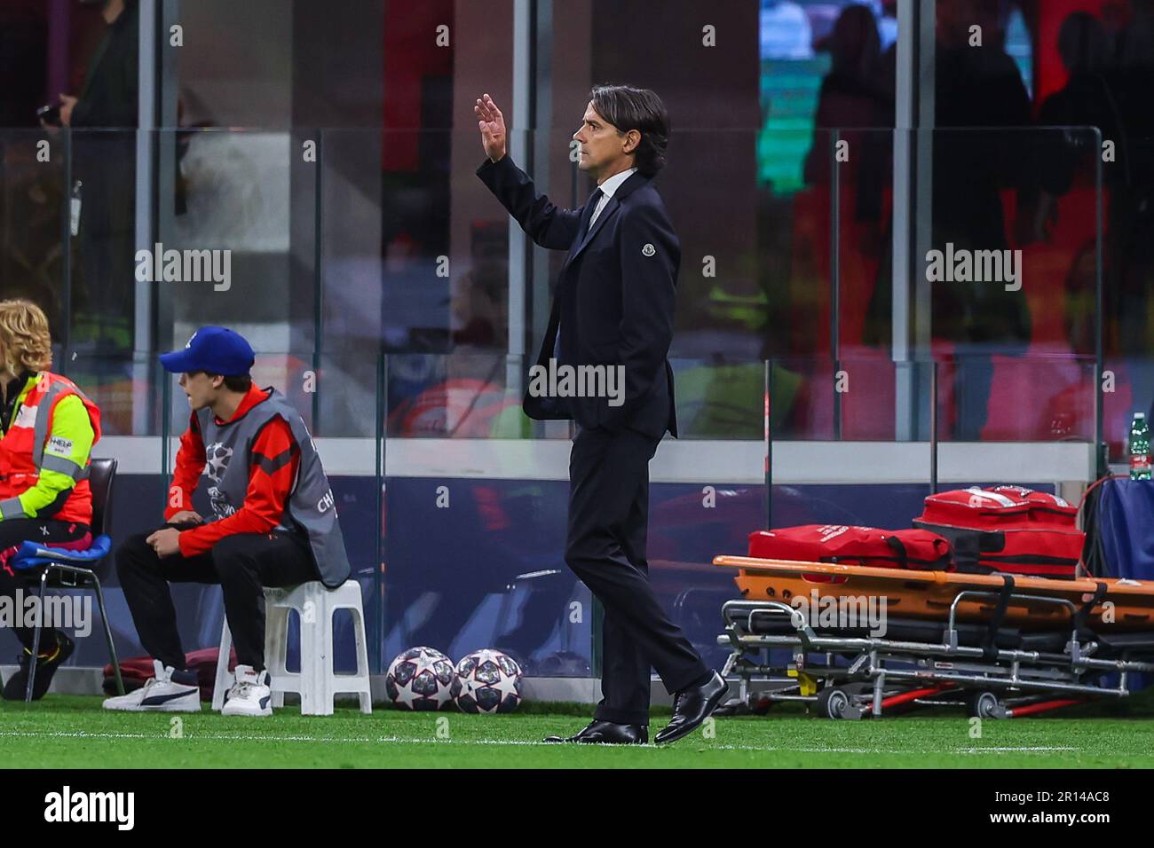 Milan, Italy. 10th May, 2023. Simone Inzaghi Head Coach of FC Internazionale gestures during UEFA Champions League 2022/23 Semi-Final 1st leg football match between AC Milan and FC Internazionale at San Siro Stadium, Milan, Italy on May 10, 2023 Credit: Independent Photo Agency/Alamy Live News Stock Photo