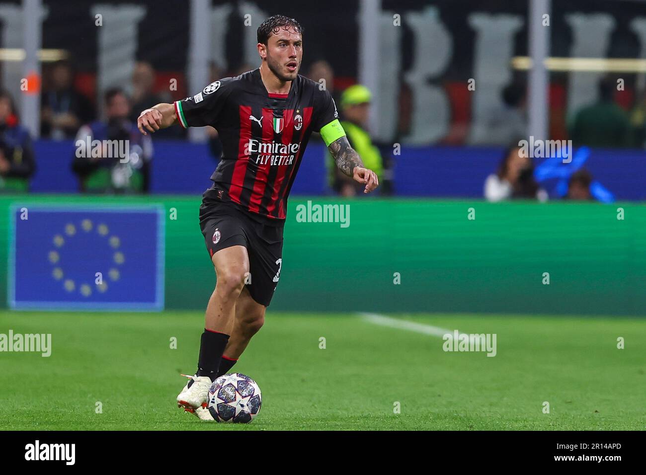 Milan, Italy. 10th May, 2023. Davide Calabria of AC Milan in action during UEFA Champions League 2022/23 Semi-Final 1st leg football match between AC Milan and FC Internazionale at San Siro Stadium, Milan, Italy on May 10, 2023 Credit: Independent Photo Agency/Alamy Live News Stock Photo