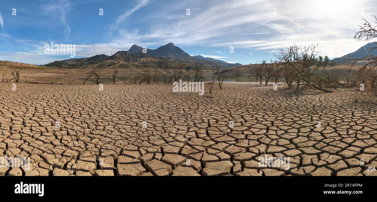 Pantano de zahara de la sierra hi-res stock photography and images - Alamy