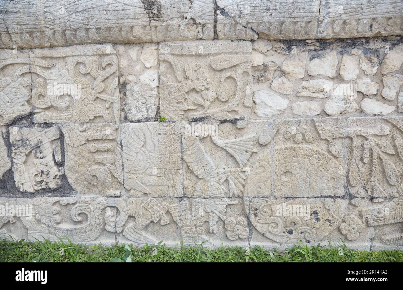The Mayan ball court of Chichen Itza, the largest ever built in Mesoamerica Stock Photo Alamy