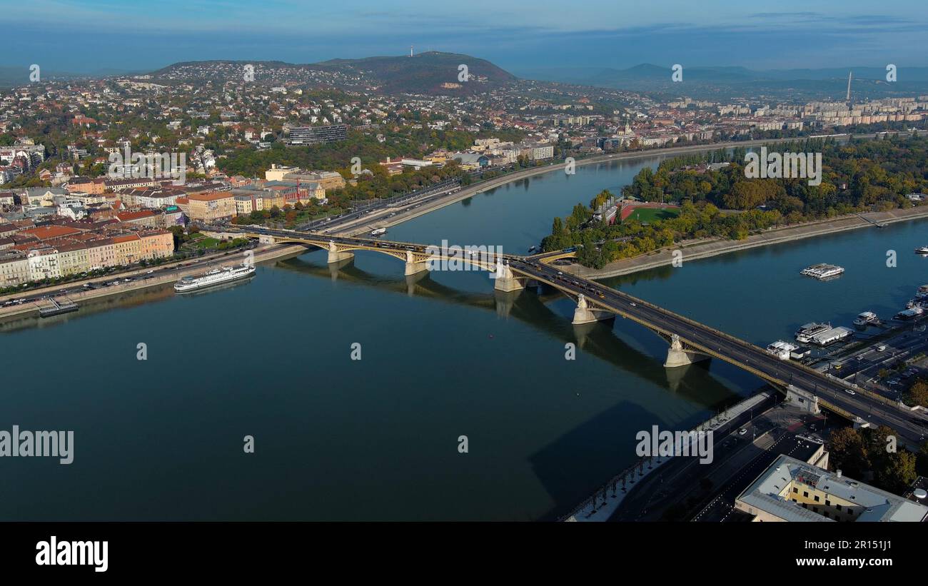 Margaret bridge tram hi-res stock photography and images - Alamy