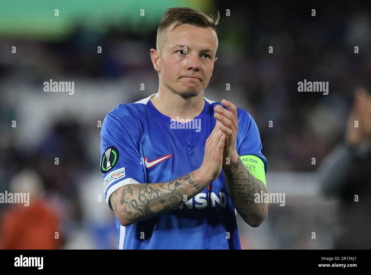 AZ Alkmaar's Jordy Clasie claps the fans at full time during the Europa Conference League Semi Final 1st leg between West Ham United and AZ Alkmaar at the London Stadium, Stratford on Thursday 11th May 2023. (Photo: Michael Driver | MI News) Credit: MI News & Sport /Alamy Live News Stock Photo