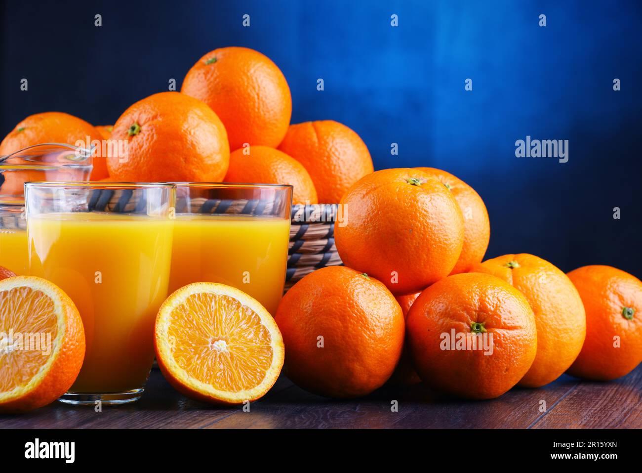 Squeezed fruit juice hi-res stock photography and images - Alamy