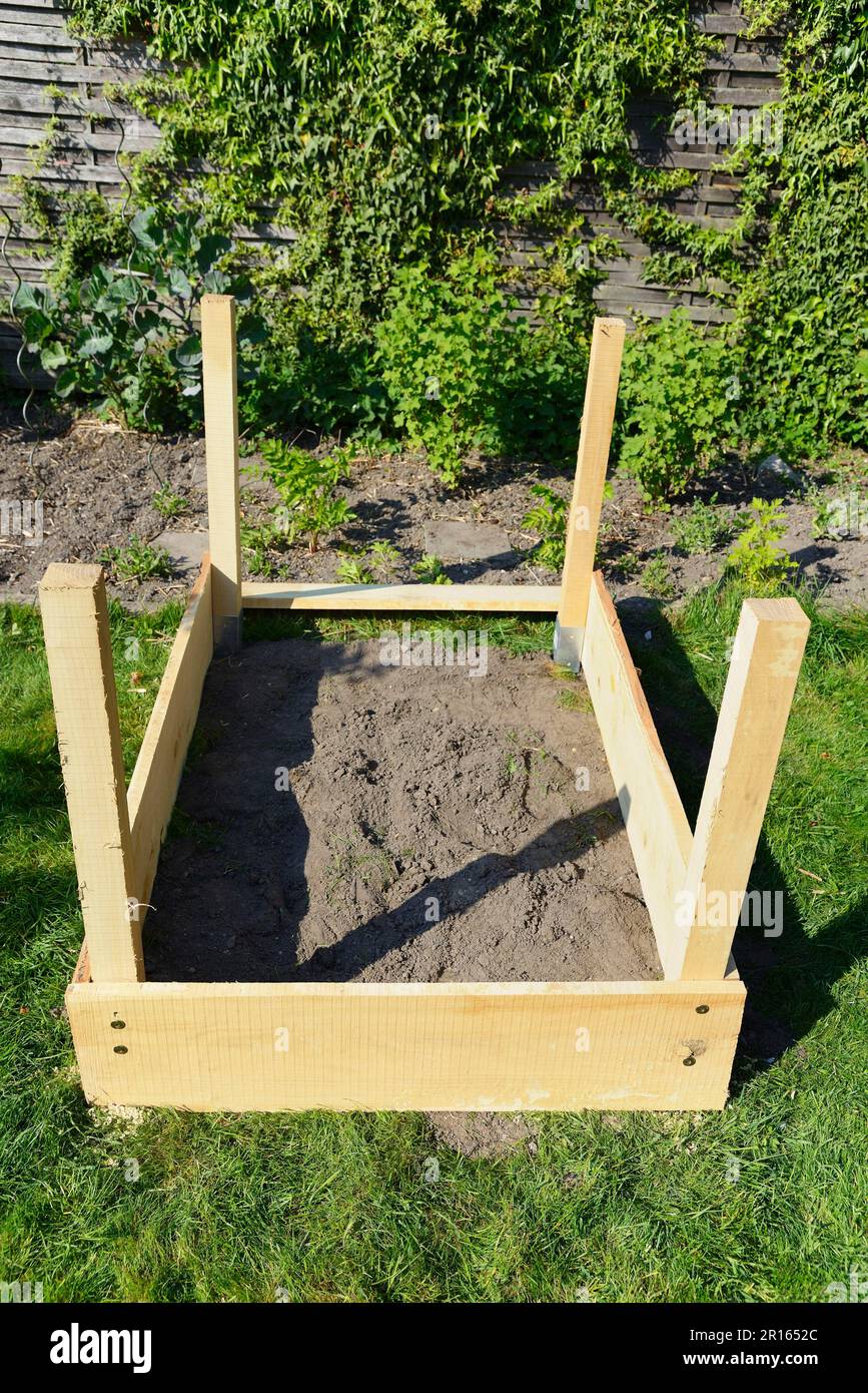 Raised bed construction Stock Photo Alamy