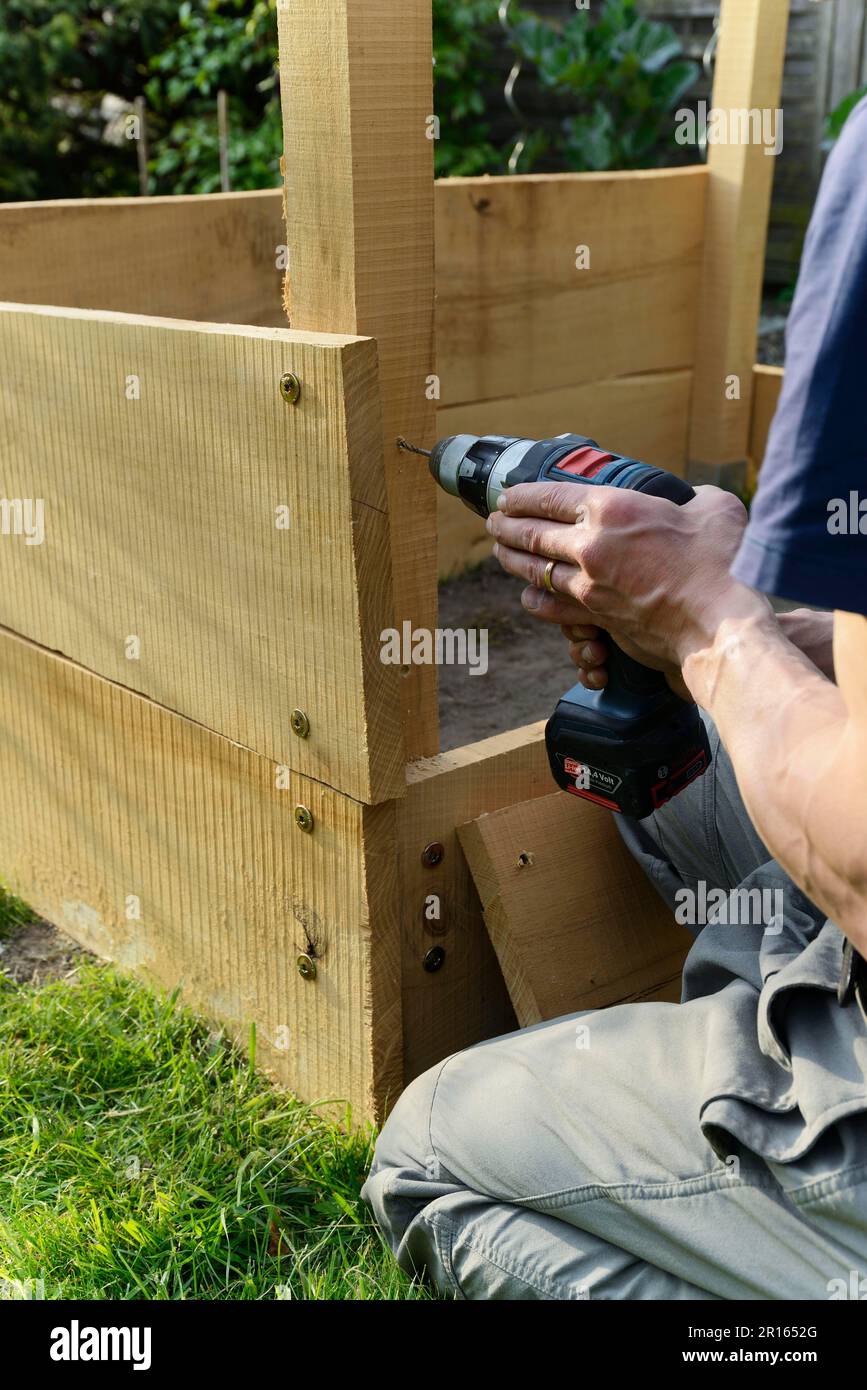 Construction of raised bed, cordless screwdriver, screws, drill, predrill, drill, cordless