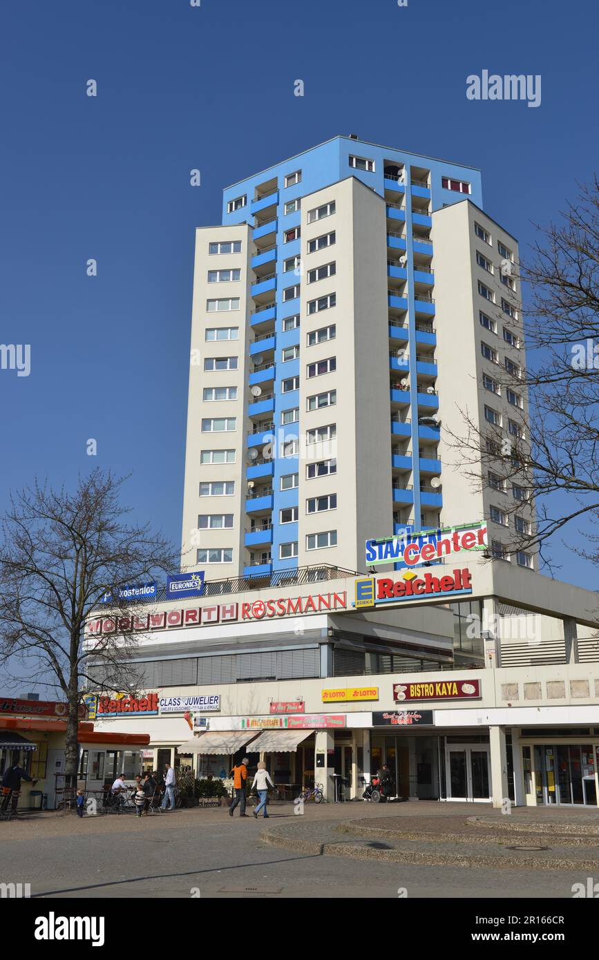 High-rise building, Magistratsweg, Rudolf-Wissel-Siedlung, Staaken, Spandau, Berlin, Germany Stock Photo