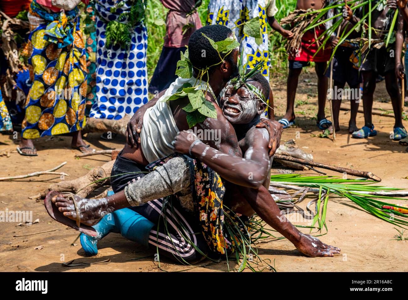 Traditional Pygmy wrestling, Kisangani, Congo Stock Photo