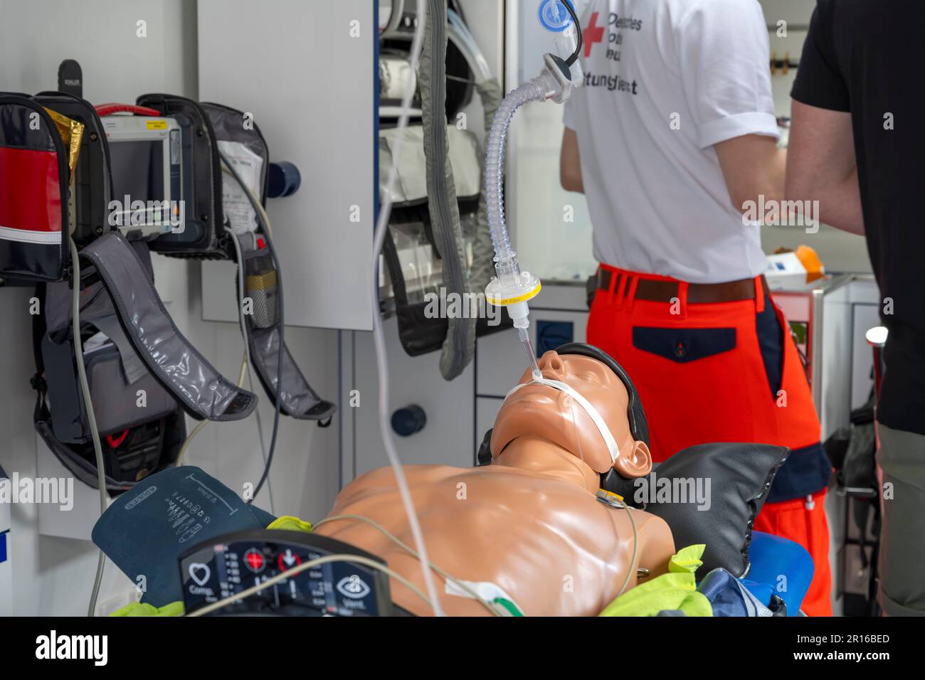 Organisation ambulance hi-res stock photography and images - Alamy
