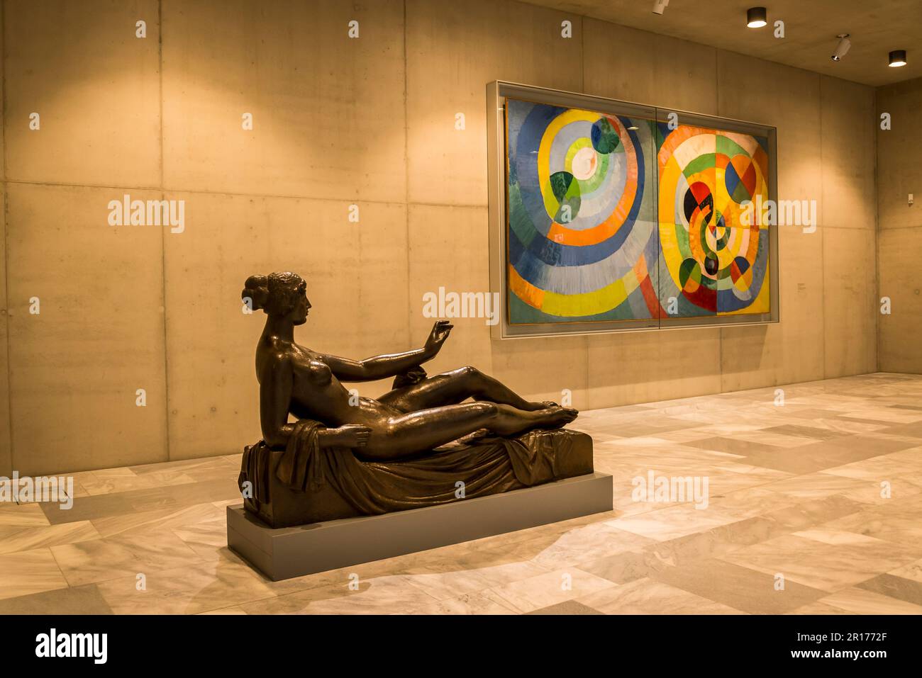 Academic sculpture and Robert Delaunay abstract painting, Kunsthaus, Museum of Art, New Building, Zurich, Switzerland Stock Photo