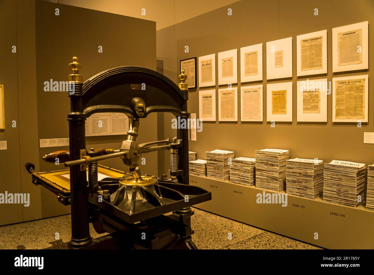 Display showing the printing press and publication of newspapers, Swiss