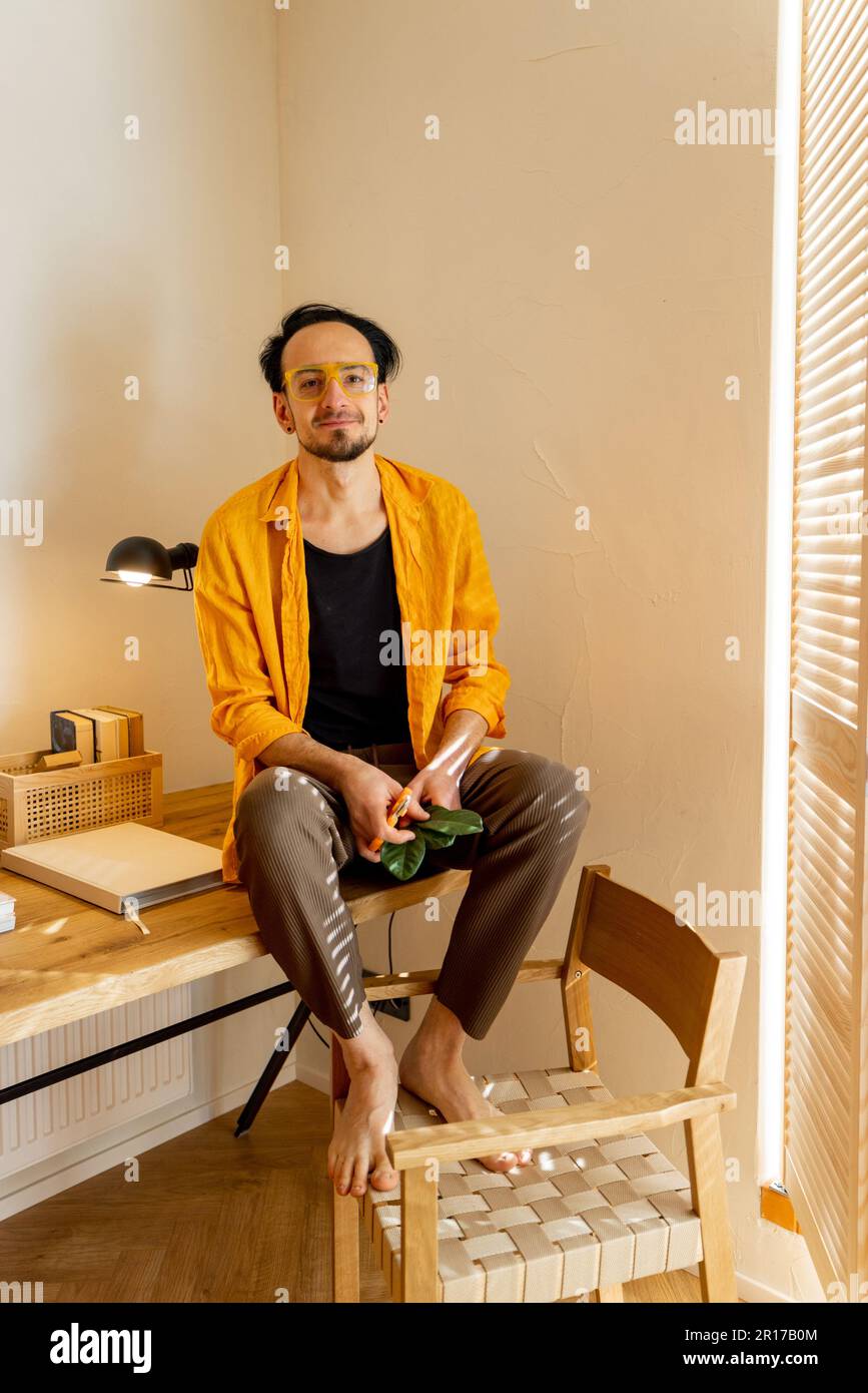 Creative office art hi-res stock photography and images - Alamy