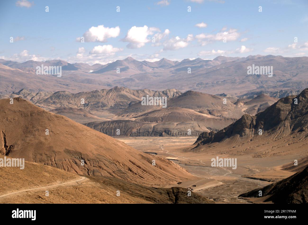 Passum People's Republic of China, Tibet: mountain scenery on the road to ...