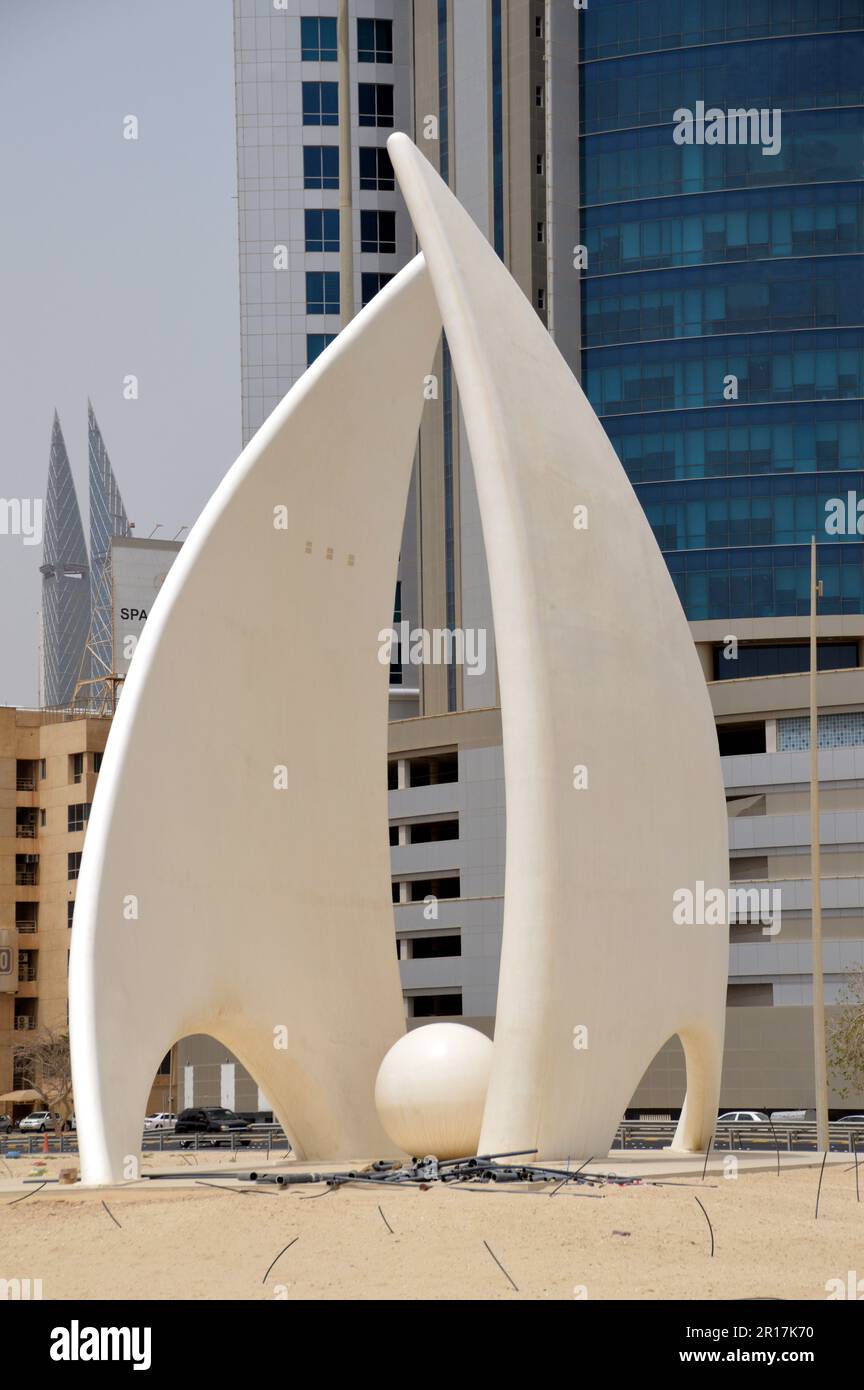 Bahrain, Manama another "Pearl Monument" reflecting Bahrain's past
