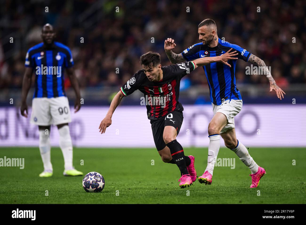 Milan, Italy. 10 May 2023. Brahim Diaz of AC Milan competes for the ball with Marcelo Brozovic of FC Internazionale during the UEFA Champions League semifinal first leg football match between AC Milan and FC Internazionale. Credit: Nicolò Campo/Alamy Live News Stock Photo
