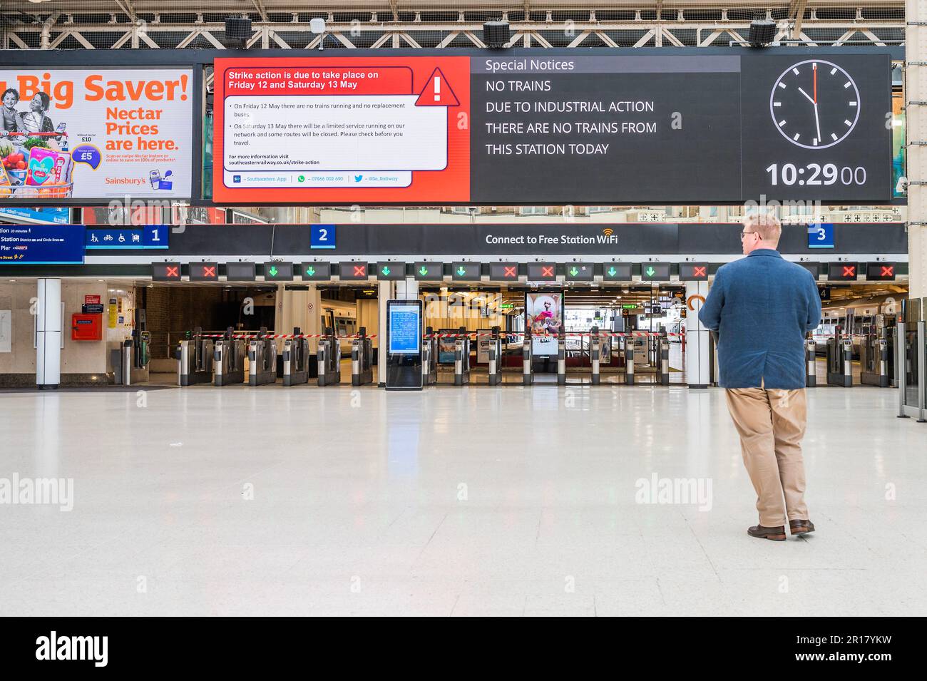 London, UK. 12th May, 2023. The main departure boards are blank at