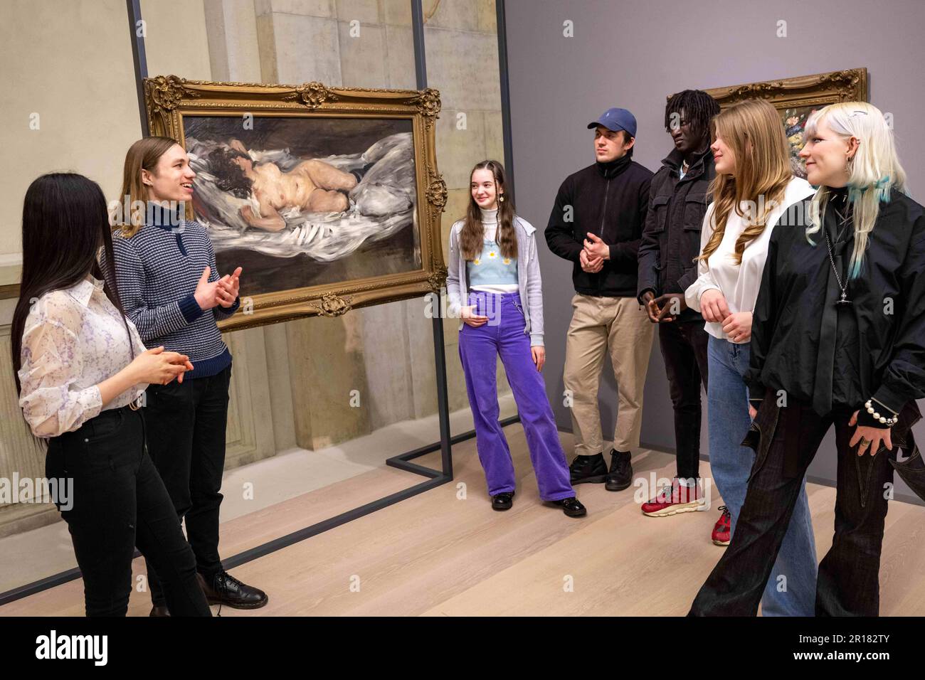 PRODUCTION - 11 April 2023, Bremen: Jumana Ismail (l-r), Paul-Nikos ...