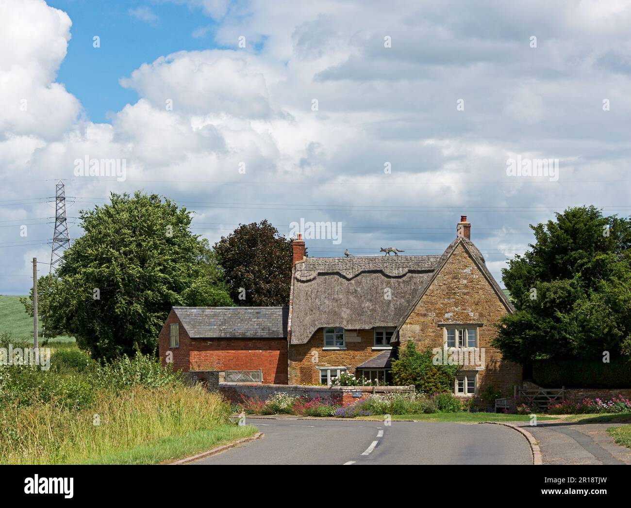 Thatched cottage in the village of Sutton Bassett, Northamptonshire