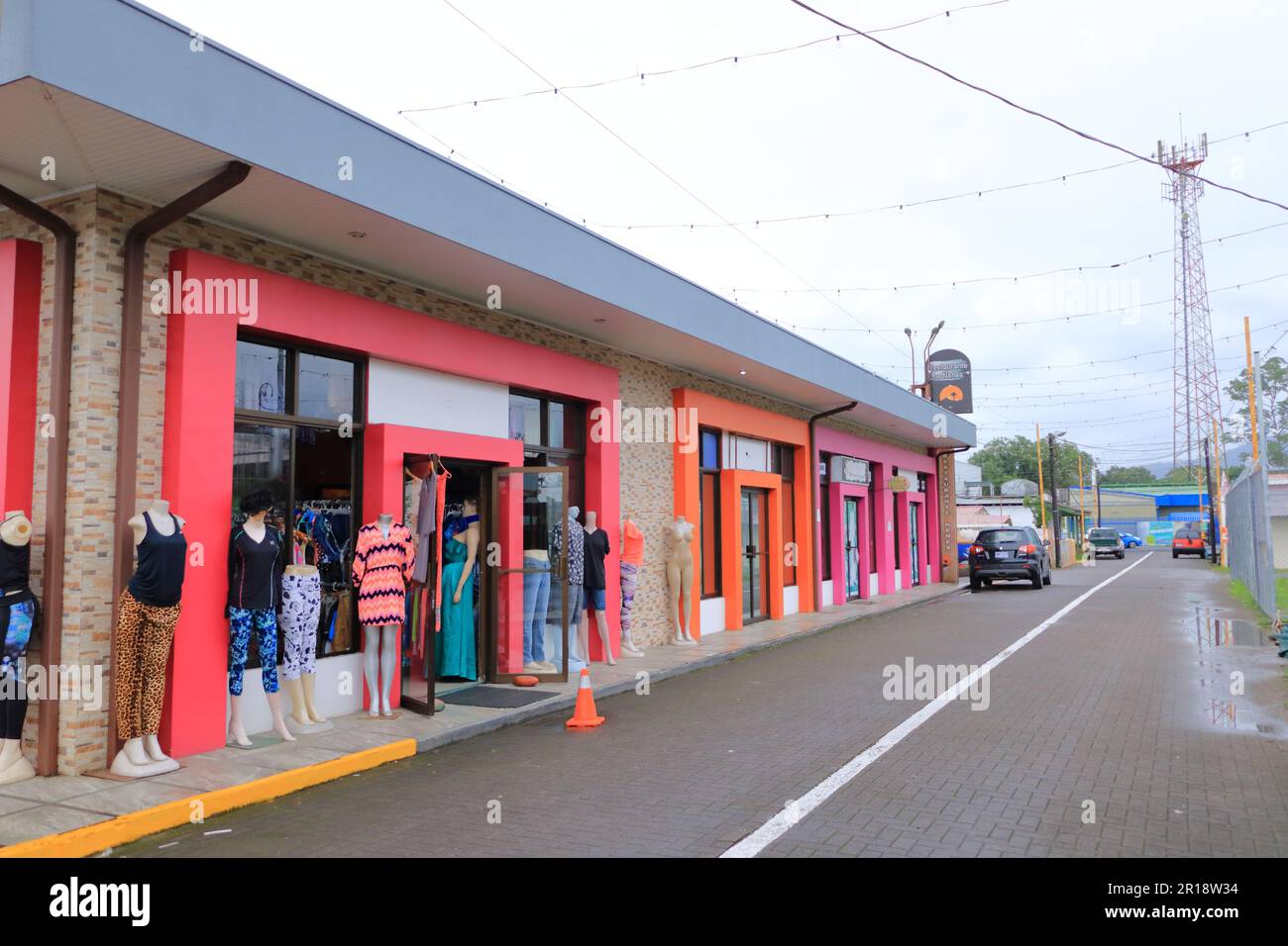 Street in costa rica hi-res stock photography and images - Page 15 - Alamy, image size:1300x956