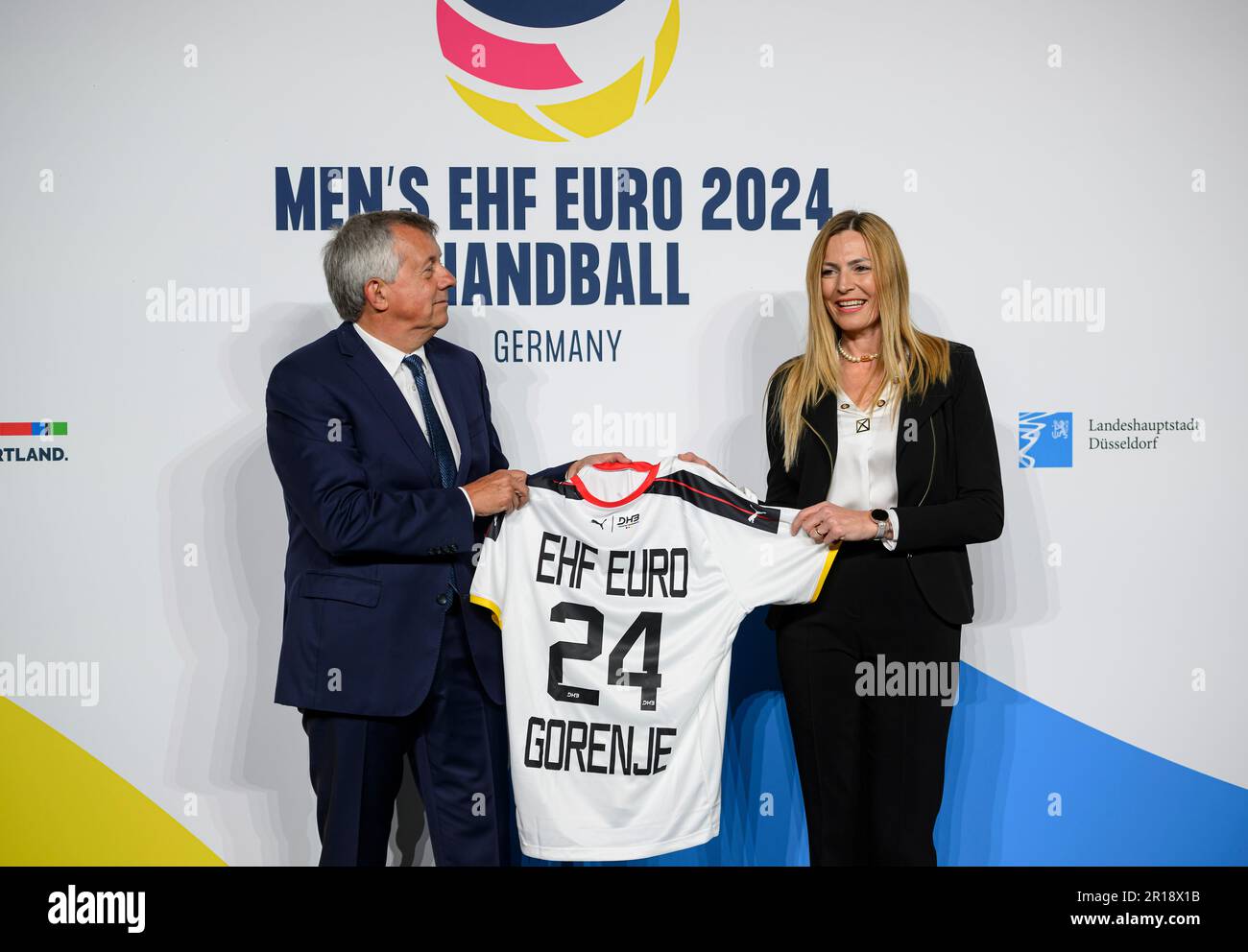 Michael WIEDERER (President EHF) with Alenka POTOCNIK ANZIC (Gorenje