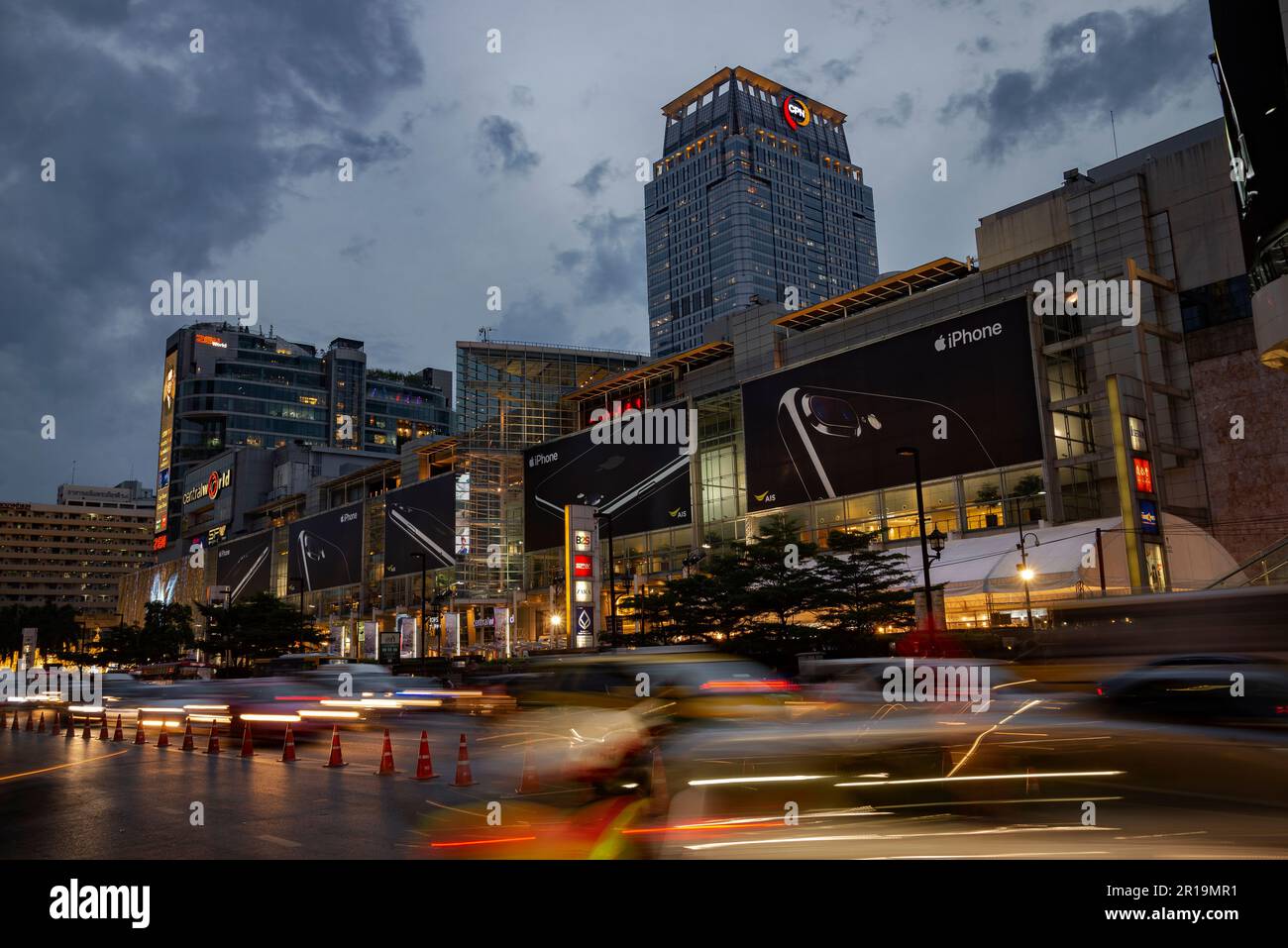 BANGKOK, THAILAND - JANUARY 05, 2017: Evening twilight on the street of modern Bangkok Stock Photo