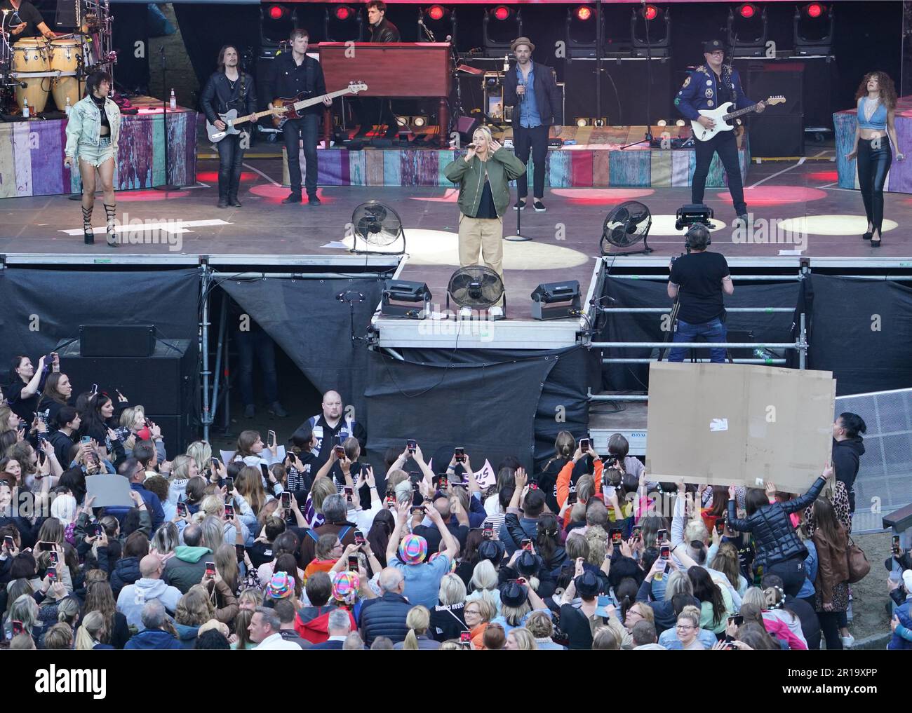  Foto zu Bad Segeberg, Germany. 12th May, 2023. Singer Sarah Connor sings on 