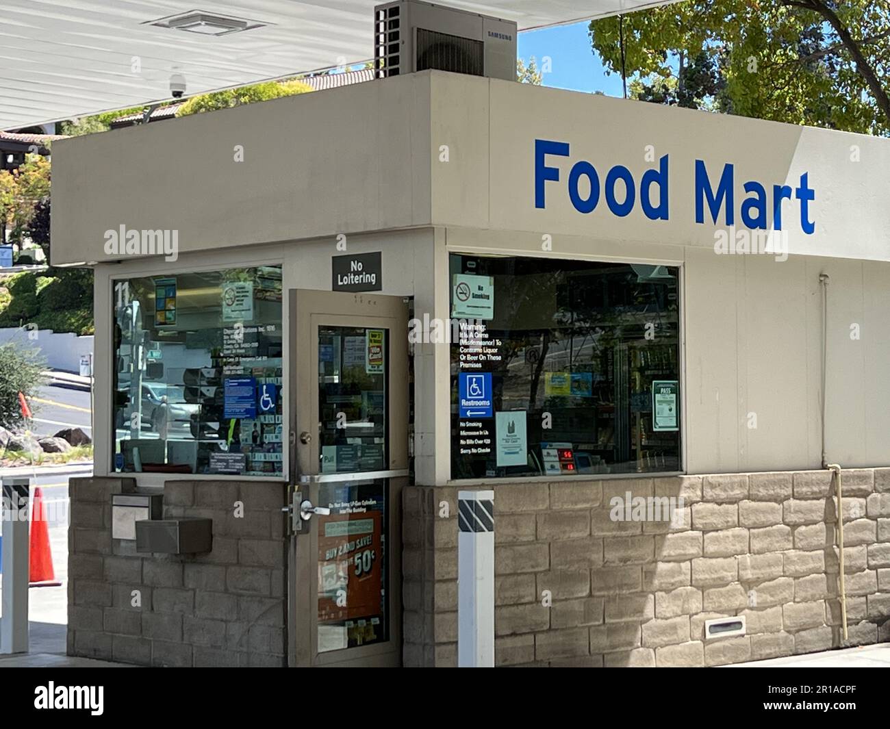 United States. 14th Aug, 2022. Small building with sign reading Food