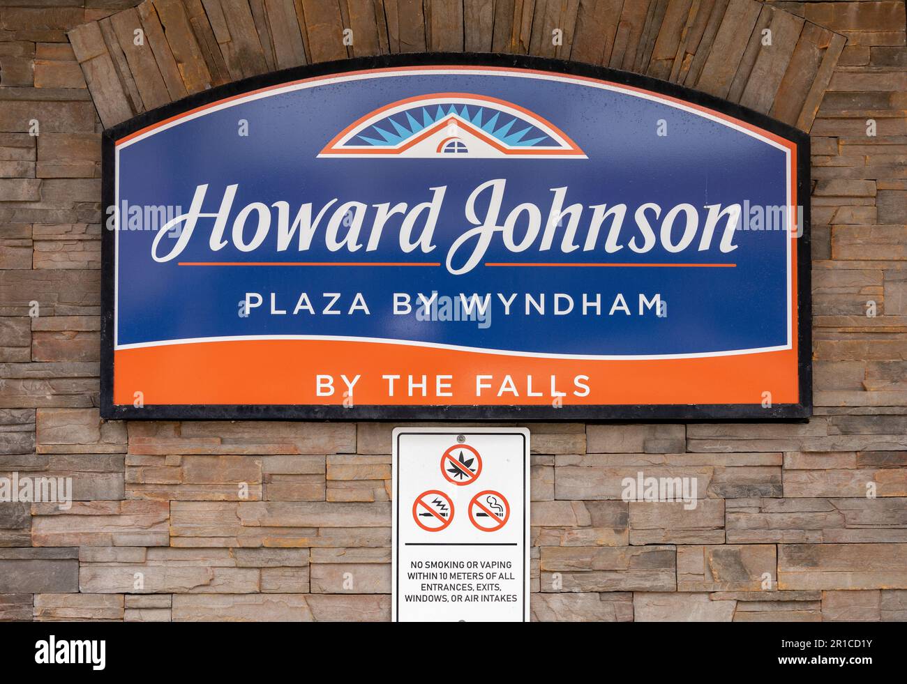 Howard Johnson Hotel By Wyndham Sign Niagara Falls Ontario Canada Hotel By The Falls Stock Photo