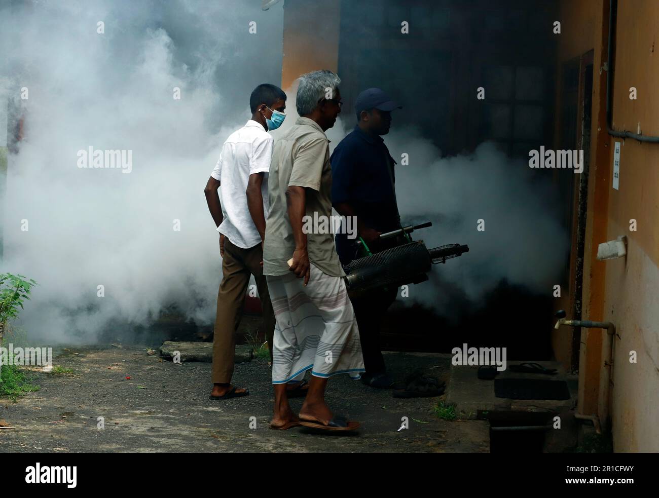 Colombo 12 Insecticid Colombo, Sri Lanka. 13th May, 2023. A worker sprays insecticide to ...
