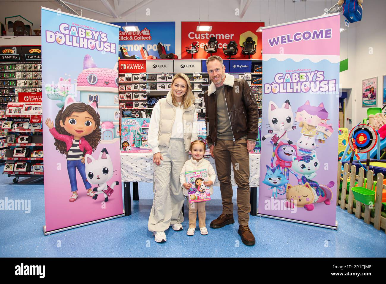 editorial-use-only-james-and-ola-jordan-and-their-daughter-ella-attend