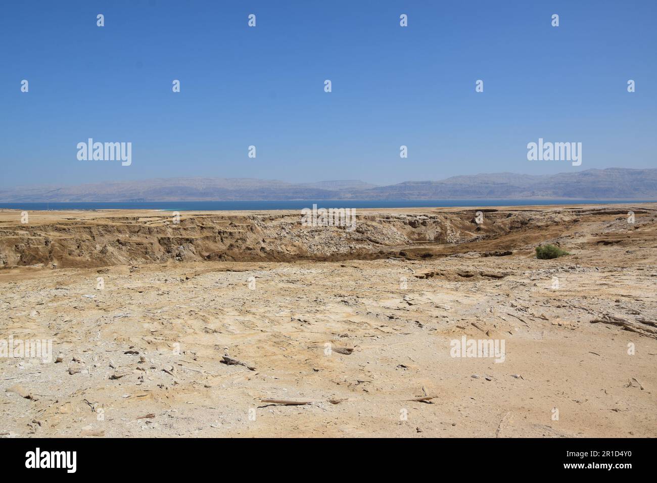 Receding coastline and dangerous sinkholes - Ein Gedi Beach, Dead Sea ...