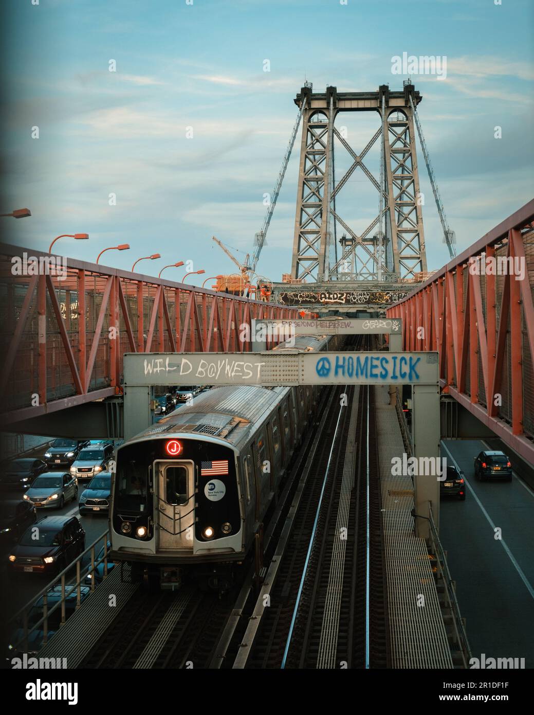 Train on the Williamsburg Bridge, Brooklyn, New York Stock Photo Alamy