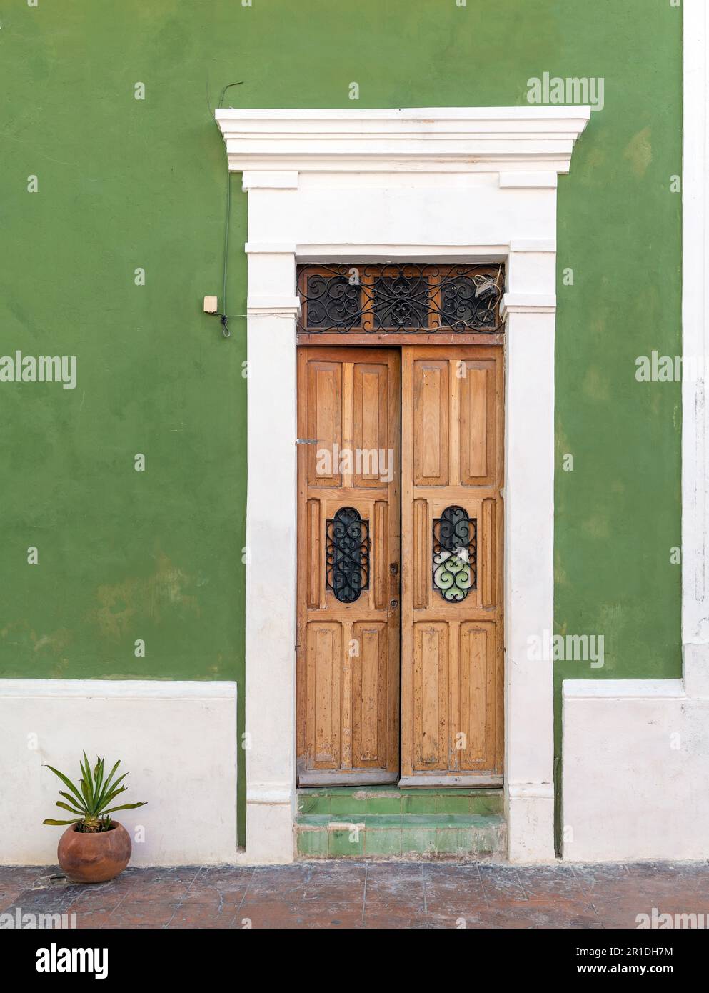 Mexican colonial style facade in Campeche city, Campeche State, Yucatan Peninsula, Mexico. Stock Photo