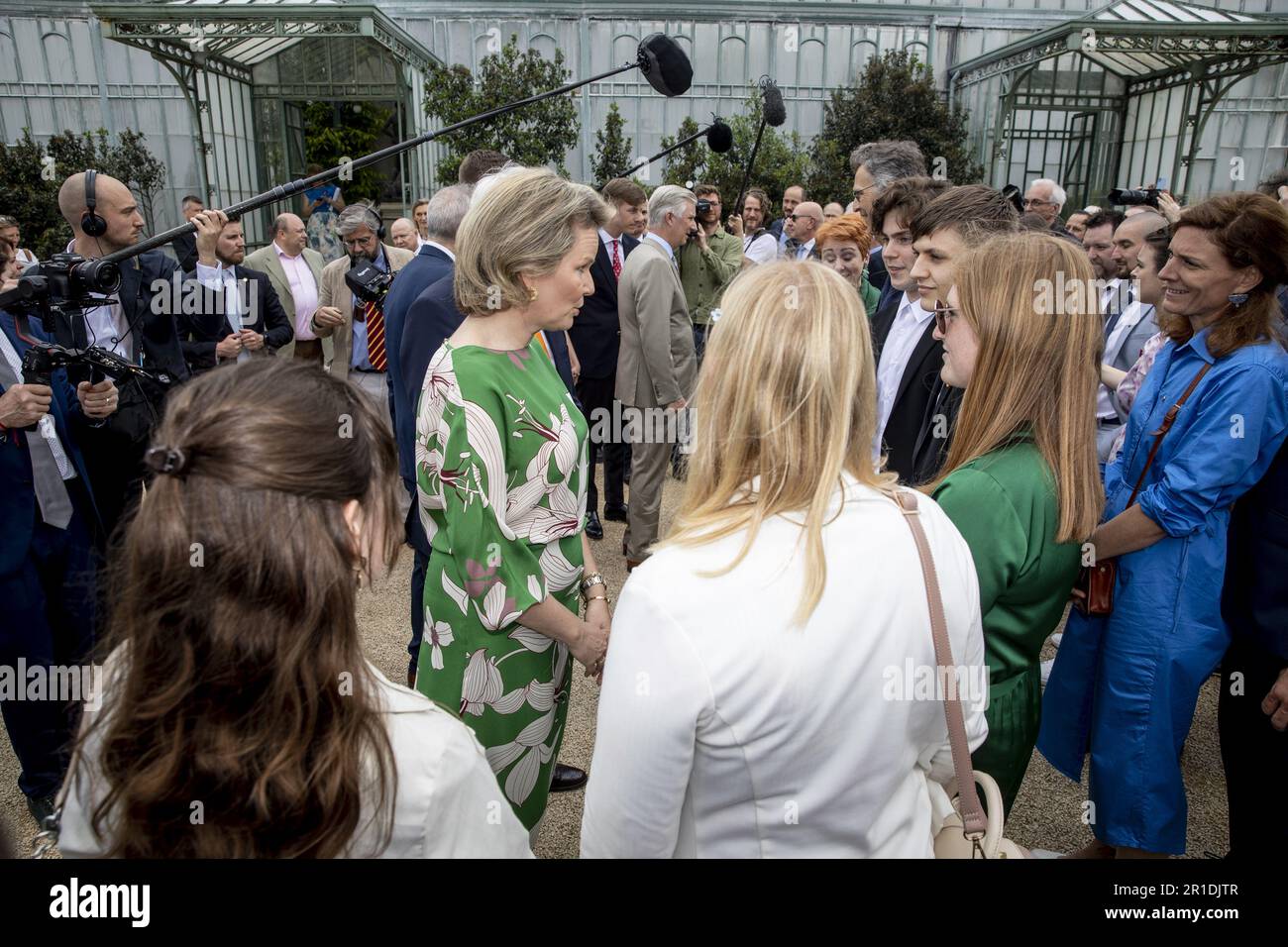 Queen at garden party hi-res stock photography and images - Page 6 - Alamy