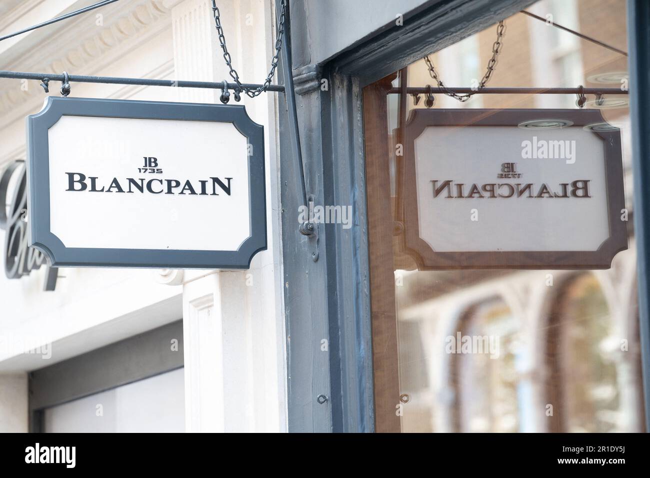 Blancpain shop hi res stock photography and images Alamy